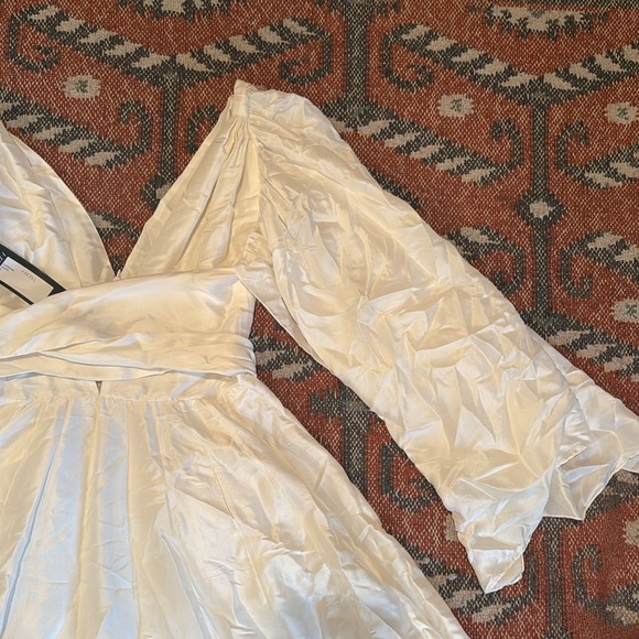 NWT Azeeza Catriona Dress in White size small - Picture 9 of 9